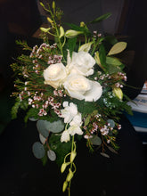 Load image into Gallery viewer, White &amp; Pink Bouquet
